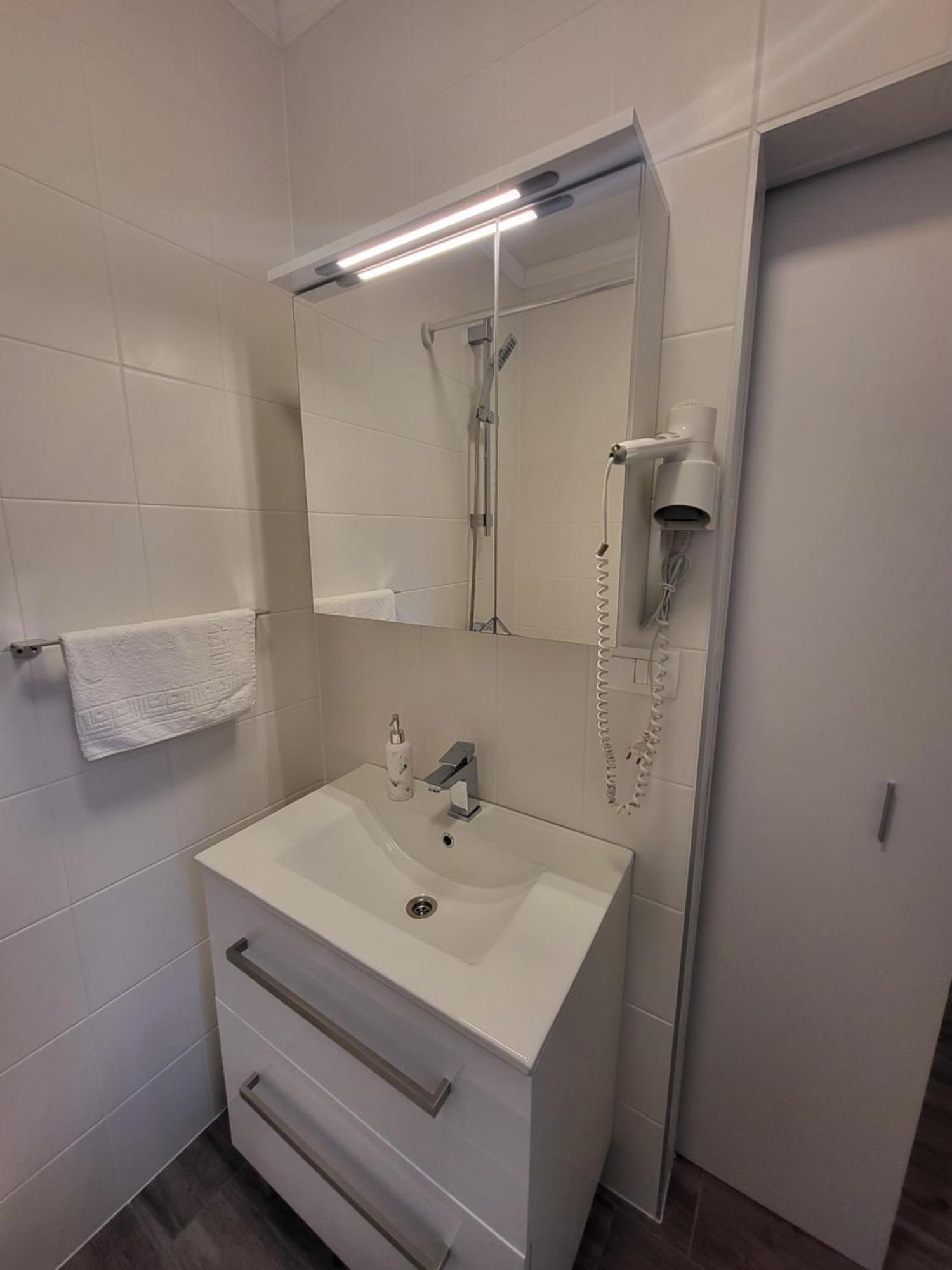 Apartmani I Sobe Mara Palit 외부 사진